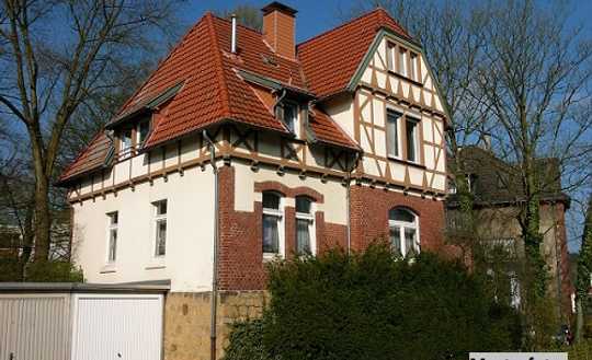 Doppelhaushälfte mit Garten und Garage