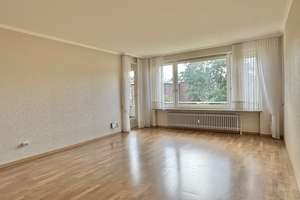 3-Zimmer-Wohnung mit zwei Balkonen und Tiefgaragenstellplatz nahe Poppenbüttler Markt – Die vollständige Adresse der Immobilie erhältst du vom Anbieter., 22399 Poppenbüttel, Hamburg – Vorschaubild 5