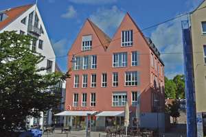 Stadtmitte: 2-Zimmer-Wohnung mit EBK