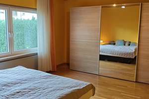 Charmantes Einfamilienhaus mit großem Garten, Wintergarten, Terrasse, Garage und modernisiertem Bad – Schulstraße 4, 56566 Neuwied – Vorschaubild 7