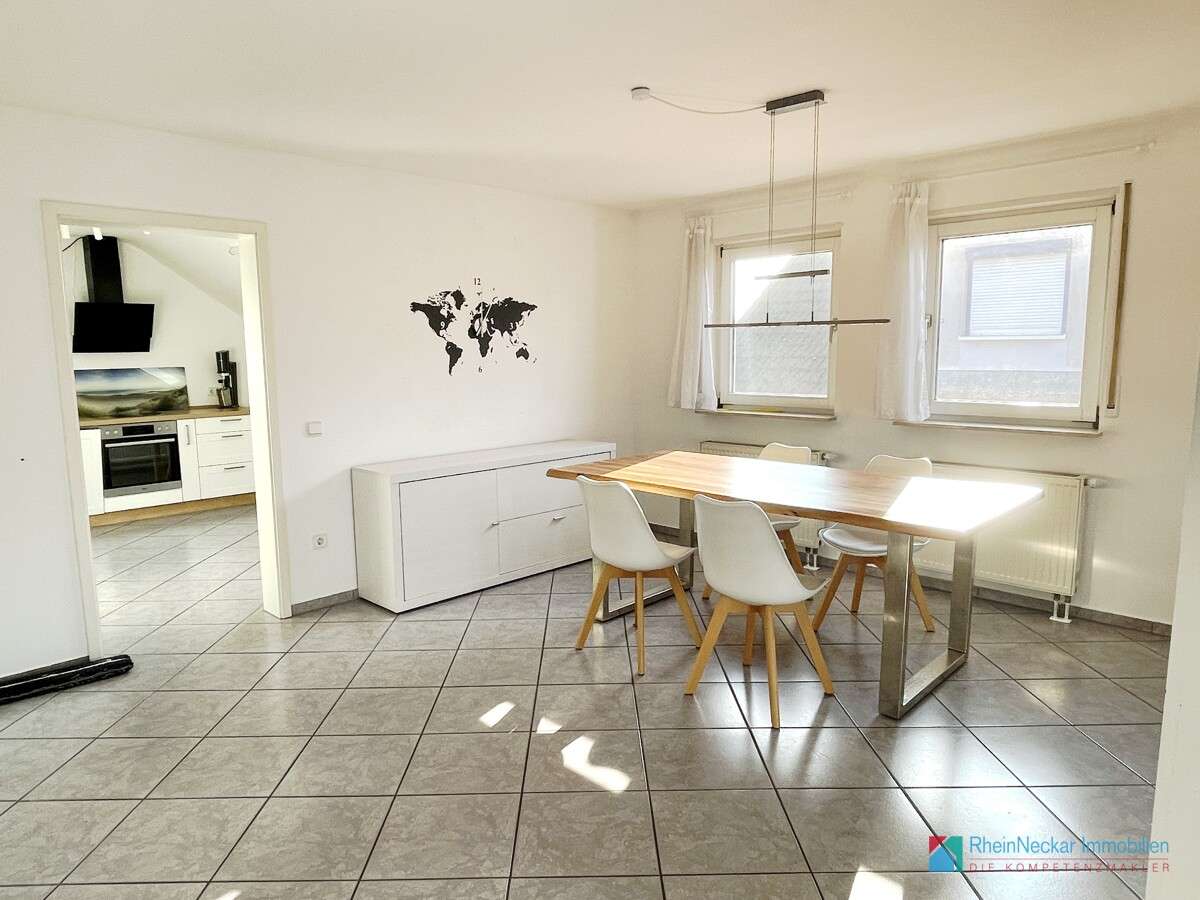 Immobilie in Neulußheim - Moderne und großzügige  Dachgeschosswohnung mit Balkon, beheiztem Hobbyraum, Stellplatz & Garage - Bild 10