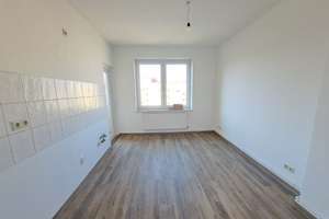 Großzügige 2-Zimmer-Wohnung mit Badewanne in Bremerhaven-Lehe – Potsdamer Straße 59, 27568 Lehe, Bremerhaven – Vorschaubild 4