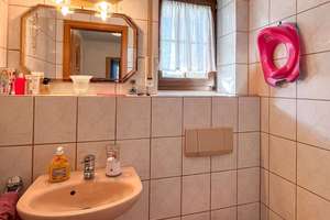 Charmantes Einfamilienhaus mit großem Grundstück und vielseitigen Nutzungsmöglichkeiten – Die vollständige Adresse der Immobilie erhältst du vom Anbieter., 96257 Redwitz an der Rodach – Vorschaubild 9