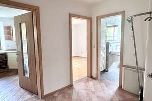 Sonnendurchflutete Erdgeschosswohnung mit großem Garten in Bestlage von Bergen – Die vollständige Adresse der Immobilie erhältst du vom Anbieter., 83346 Bergen – Vorschaubild 8
