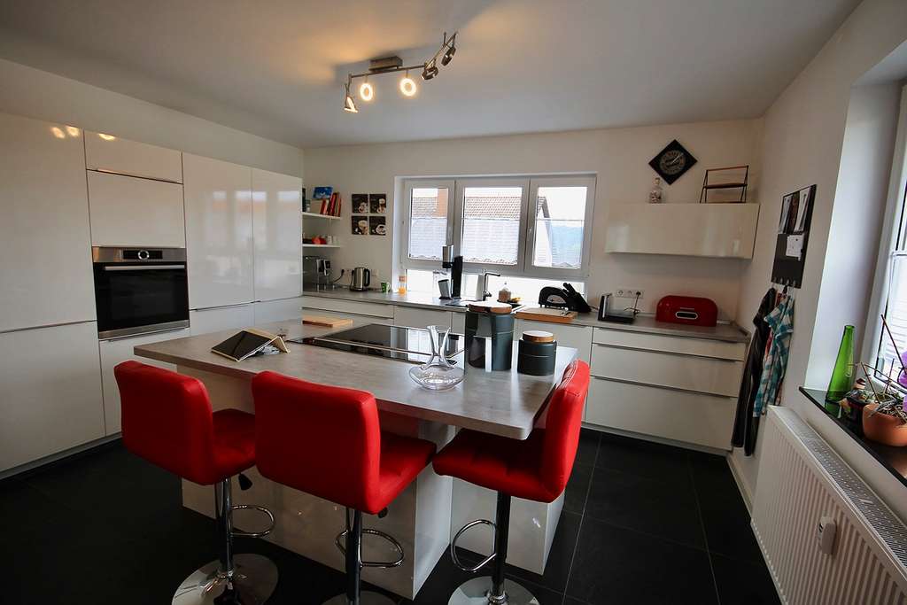 Immobilie in Goldbach - Charmante Wohnung in gepflegtem 3-Parteienhaus – bezugsfertig und top gepflegt - Bild 2