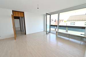 Traumhafte 3 ZKB-Wohnung, Balkon, EBK, gepflegte Wohnanlage - TG optional - Nähe Uni-Klinik – Rößlestraße 32, 86156 Kriegshaber, Augsburg – Vorschaubild 2