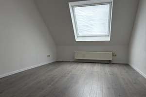 Frisch renoviertes Wohnglück: Großzügige 3-Zimmer-DG-Wohnung mit Lift & Balkon – Lemsdorfer Weg 16, 39112 Sudenburg, Magdeburg – Vorschaubild 8