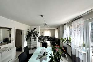 Großes Einfamilienhaus mit 4 Schlafzimmern, Balkon, Terrasse, Garten und Garage – Die vollständige Adresse der Immobilie erhältst du vom Anbieter., 78713 Schramberg – Vorschaubild 1