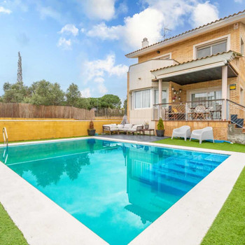 Exklusives Einfamilienhaus: Eleganz, Privatsphäre und absoluter Komfort