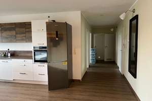 "Haus am Park" 
4,5 Zimmer-Wohnung mit Einbauküche in 47226
Duisburg-Rheinhausen "Aufzug vorhanden – Die vollständige Adresse der Immobilie erhältst du vom Anbieter., 47226 Hochemmerich, Duisburg – Vorschaubild 8