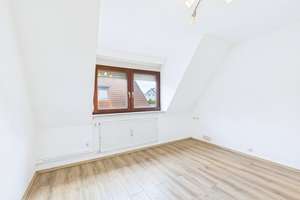 * RESERVIERT * ZWEIFAMILIENHAUS MIT VIEL PLATZ UND FLEXIBLER NUTZUNG – Die vollständige Adresse der Immobilie erhältst du vom Anbieter., 90574 Roßtal – Vorschaubild 13