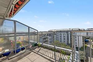 Wohnen über den Dächern von Leipzig-Großzschocher: Lichtdurchflutete 2-Zimmer-Wohnung mit Terrasse