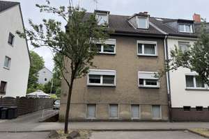 Solides Dreifamilienhaus mit Entwicklungspotenzial in Essen-Nord – Die vollständige Adresse der Immobilie erhältst du vom Anbieter., 45356 Vogelheim, Essen – Vorschaubild 2