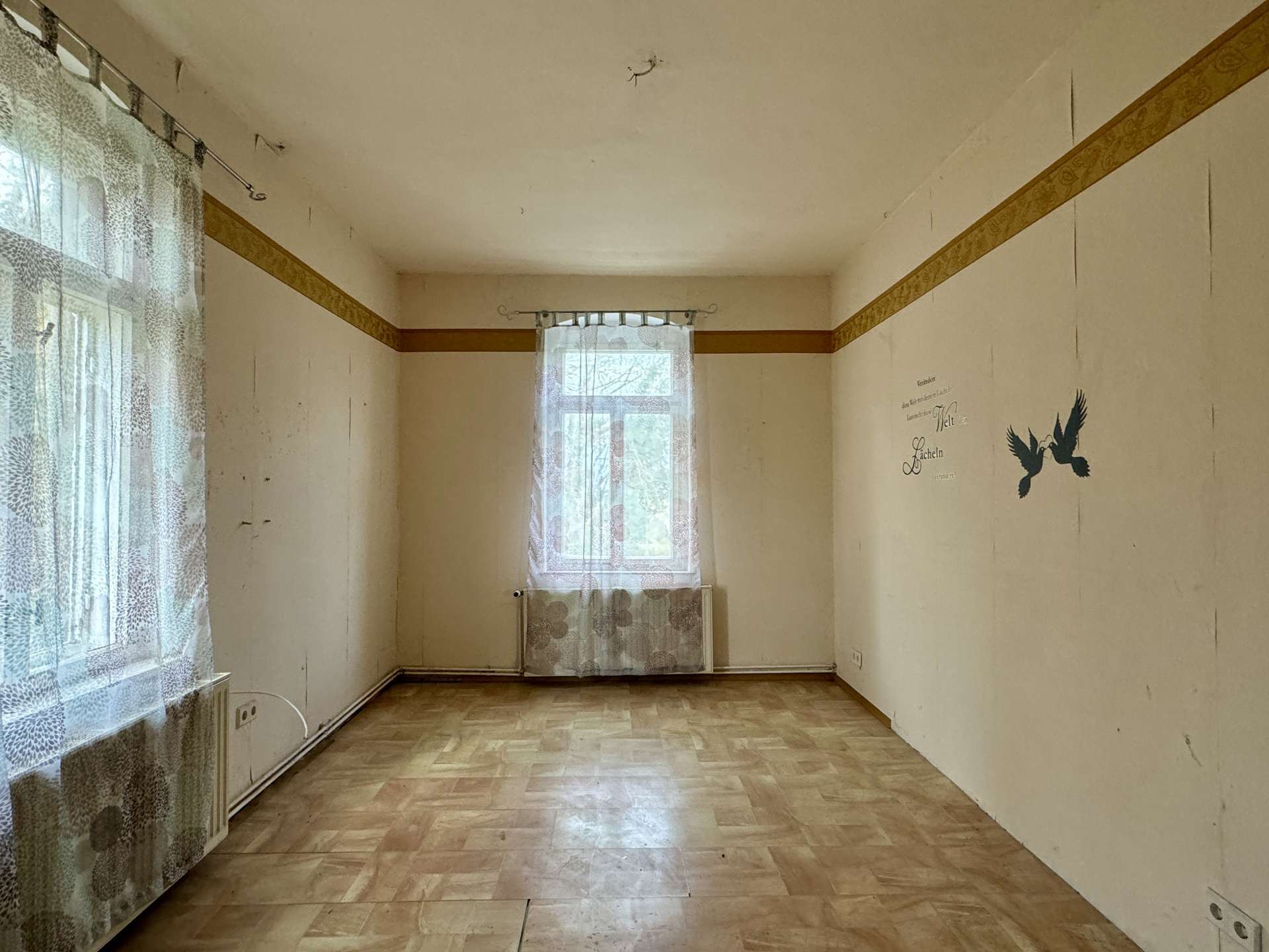 Immobilie in Naundorf - Gewerbliche Nutzung möglich! - Großzügiges Einfamilienhaus – Ideal für Mehrgenerationen-Wohnen - Bild 3