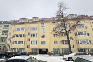 Direkt einziehen: 2-Zimmer-Wohnung mit Aufzug und idealem Schnitt in Berlin-Adlershof