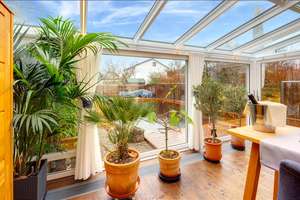 Möbliert: Einfamilienhaus mit Naturpool und Sauna – 81243 Aubing-Süd, München – Vorschaubild 20