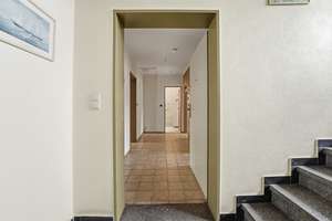 Renovierungsbedürftige 3-Zimmer-Wohnung mit Loggia und Stellplatz in Leverkusen-Rheindorf – 51371 Rheindorf, Leverkusen – Vorschaubild 2