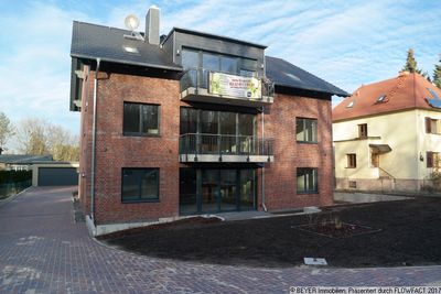 Naturnah & hochwertig: Großzügige Galerie DG-Wohnung mit Südbalkon gegenüber der Dresdner Heide