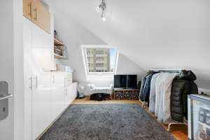 Charmante DG-Wohnung mit Südterrasse, Garten und TG zum sofortigen Bezug – Die vollständige Adresse der Immobilie erhältst du vom Anbieter., 81677 Josephsburg, München – Vorschaubild 9