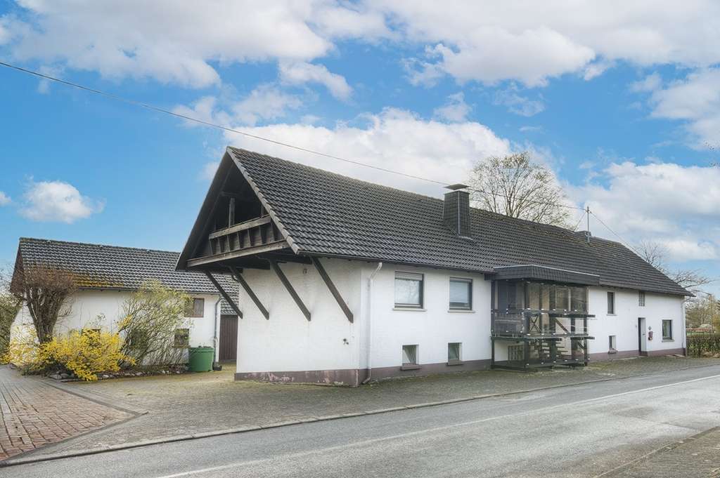 Immobilie in Nossen - Ehemaliges Bauernhaus mit vielseitigem Nutzungspotenzial, separatem Baugrundstück sowie Nebengebäude - Bild 1