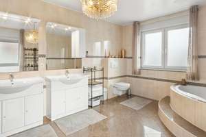 Zeitlose Eleganz trifft Wohnkomfort – Ihr neues Zuhause mit besonderem Flair in Braunschweig! – Die vollständige Adresse der Immobilie erhältst du vom Anbieter., 38122 Broitzem, Braunschweig – Vorschaubild 16