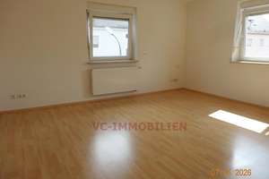 Helle 2 Zi.-Wohnung im 1.OG in M-Moosach sucht ruhige(n) Mieter 