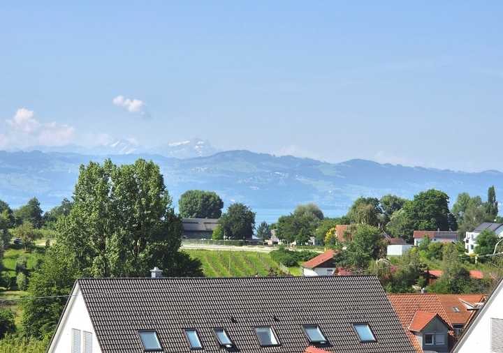 Wohnen über den Dächern – Seeblick inklusive