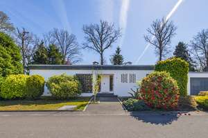 Freistehender Bungalow mit Blick ins Grüne! – Die vollständige Adresse der Immobilie erhältst du vom Anbieter., 41189 Wickrath-Mitte, Mönchengladbach – Vorschaubild 2