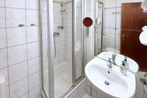 NÜRNBERG-NORD: RUHIG GELEGENE 3-ZIMMER-EG-WOHNUNG MIT GROSSER TERRASSE UND AUSSENSTELLPLATZ – Die vollständige Adresse der Immobilie erhältst du vom Anbieter., 90408 Uhlandstraße, Nürnberg – Vorschaubild 17