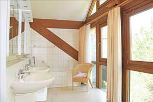 Transparente Eleganz – Design aus Holz und Glas in bester Wohnlage – Die vollständige Adresse der Immobilie erhältst du vom Anbieter., 72461 Albstadt – Vorschaubild 20