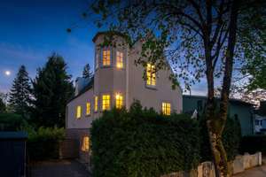 Großzügiges Wohngefühl: Einfamilienhaus mit Traumgarten zur Neugestaltung