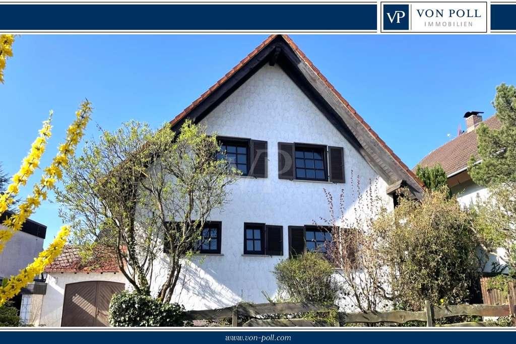 VON POLL - FRIEDRICHSDORF: Freistehendes Familienhaus mit Garten und Garage am Sonnenhang Dillingen