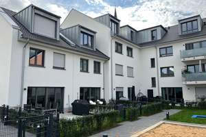 Wohntraum Stadthaus!  6 Zimmer mit  Einbauküche, Terrasse und Tiefgarage