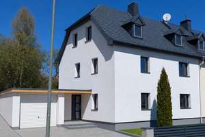 Exklusive Doppelhaushälfte NEU SANIERT! Mit Garage, Einbauküche und Garten! – Bad Stebener Straße 14, 95192 Lichtenberg – Vorschaubild 1