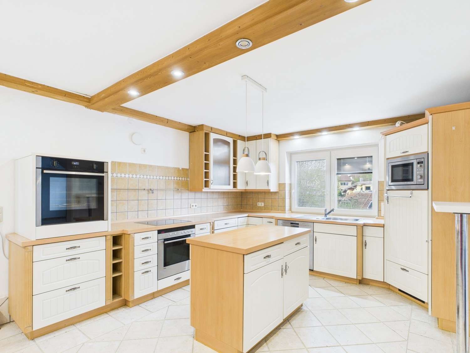 Immobilie in Rentweinsdorf - Großzügiges Einfamilienhaus mit Charme - Bild 10