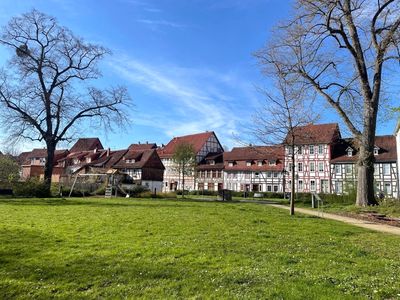 Modernisiertes Haus mit Anbau und zwei Garagen in ruhiger Innenstadtlage gegenüber des Stadtparks !