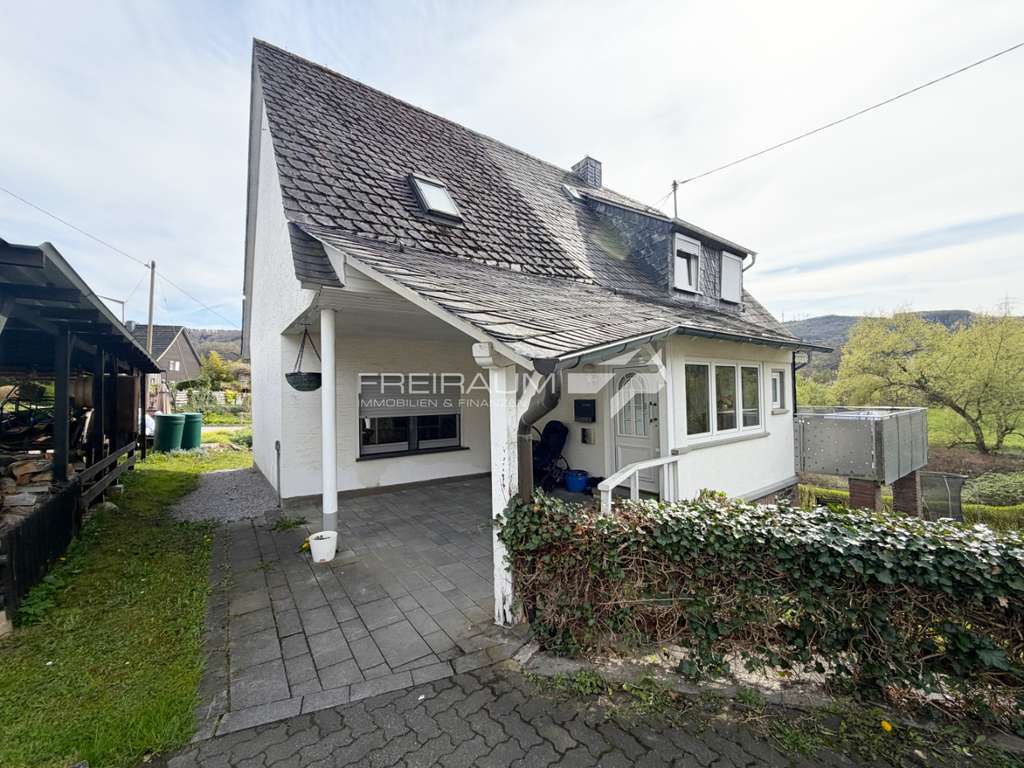 Immobilie in Brachbach - FREIRAUM4+++
Charmantes Einfamilienhaus in 
idyllischer Lage von Brachbach - Bild 1