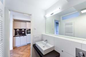 Moderne möblierte Wohnung direkt am Marktplatz Adlershof zum Innenhof ausgerichtet! – Florian-Geyer-Str 111, 12489 Adlershof, Berlin – Vorschaubild 3