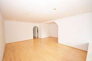 Großzügige Wohnung mit Loggia und Tiefgaragenstellplatz in Lövenich (bezugsfrei) – Die vollständige Adresse der Immobilie erhältst du vom Anbieter., 50859 Lövenich, Köln – Vorschaubild 4