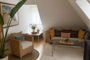 Helle möblierte 2-Zimmer-Wohnung in ruhiger Wohnlage