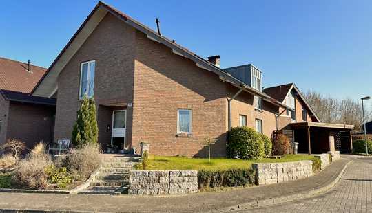 Bild von Architektonisches Wohnhighlight mit Wintergarten, Vollkeller und Platz für die ganze Familie