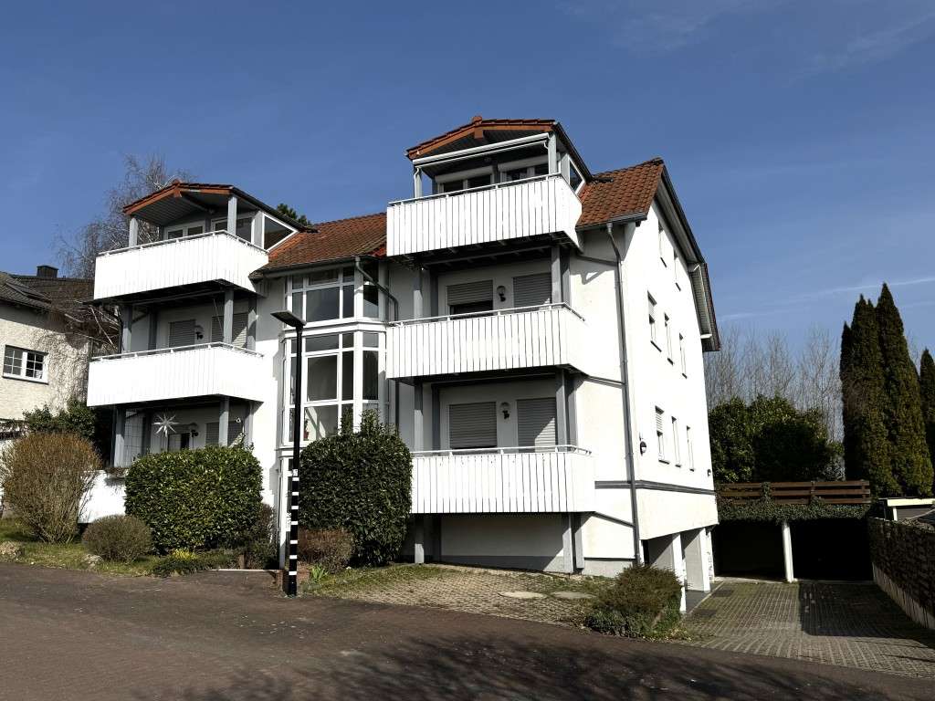 Immobilie in Wettenberg - Mit Balkon: Charmante, lichtdurchflutete 3 Zimmer-Wohnung, 
Breslauer Straße 8, 35435 Wettenberg... - Bild 0