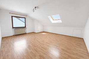 Ruhig wohnen, stadtnah leben – 2-Zimmer-Wohnung mit Dachloggia und Tiefgaragenstellplatz – 97080 Versbach, Würzburg – Vorschaubild 3