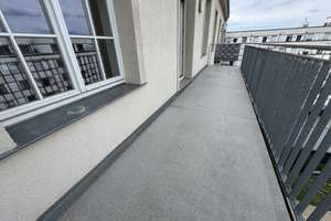 Preisgünstige, individuelle 4-Zimmer-Dachgeschosswohnung mit EBK, Balkon und Dachterrasse mit Aussic – 4103 Zentrum-Südost, Leipzig – Vorschaubild 3