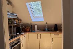 Zentral aber Ruhig: 2-Zimmer Dachgeschosswohnung mit Einbauküche am Wasserturm – Marktfeldstraße 94, 41063 Am Wasserturm, Mönchengladbach – Vorschaubild 4