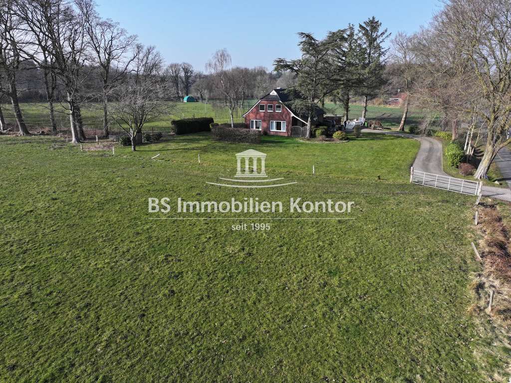 Immobilie in Stedesdorf - Esens! Einfamilienhaus auf einem 18.000qm gr. Grundstück in Alleinlage! - Bild 0