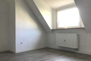 Flotte 2-Zimmer-Dachgeschosswohnung in Stadtlage! – Blumenthalstr. 18, 45138 Huttrop, Essen – Vorschaubild 4