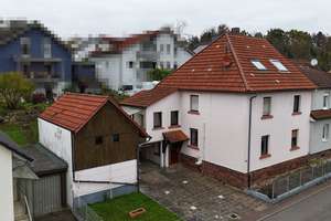 Einfamilienhaus mit individuellem Grundriss in Karlsruhe-Pfinztal -  Provisionsfrei! – Die vollständige Adresse der Immobilie erhältst du vom Anbieter., 76327 Pfinztal – Vorschaubild 2