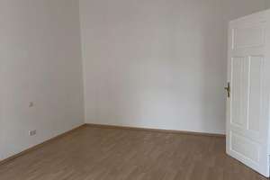 Helle, und ruhige, 2-Zimmer-Altbauwohnung mit sep. Wohnküche mit EBK in München-Lehel – Gewürzmühlstraße 1, 80538 Lehel, München – Vorschaubild 6