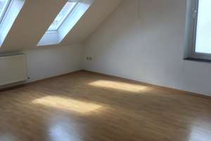 Geräumige Dachgeschosswohnung in Hildesheim – Einumer Straße 95, 31135 Oststadt / Stadtfeld, Hildesheim – Vorschaubild 2